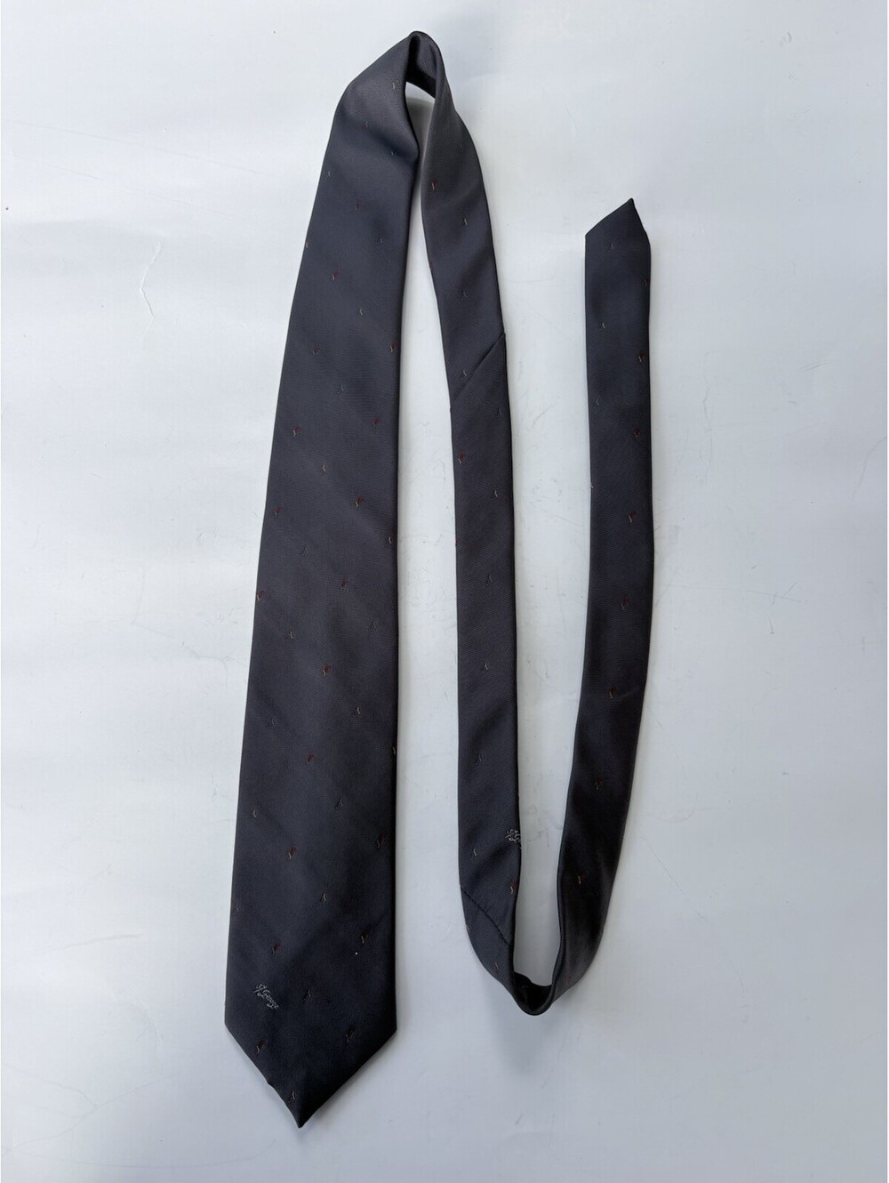Necktie Allyn St George Gray Musical Notes Pattern 95% Polyester 5% Silk